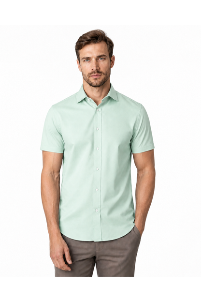 Men's classic fit short-sleeve button-collar shirt in light green