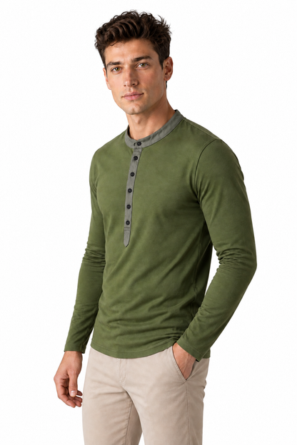 Ventorino long-sleeve Henley in green — model view