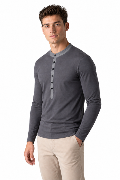 Ventorino long-sleeve Henley in grey — model view