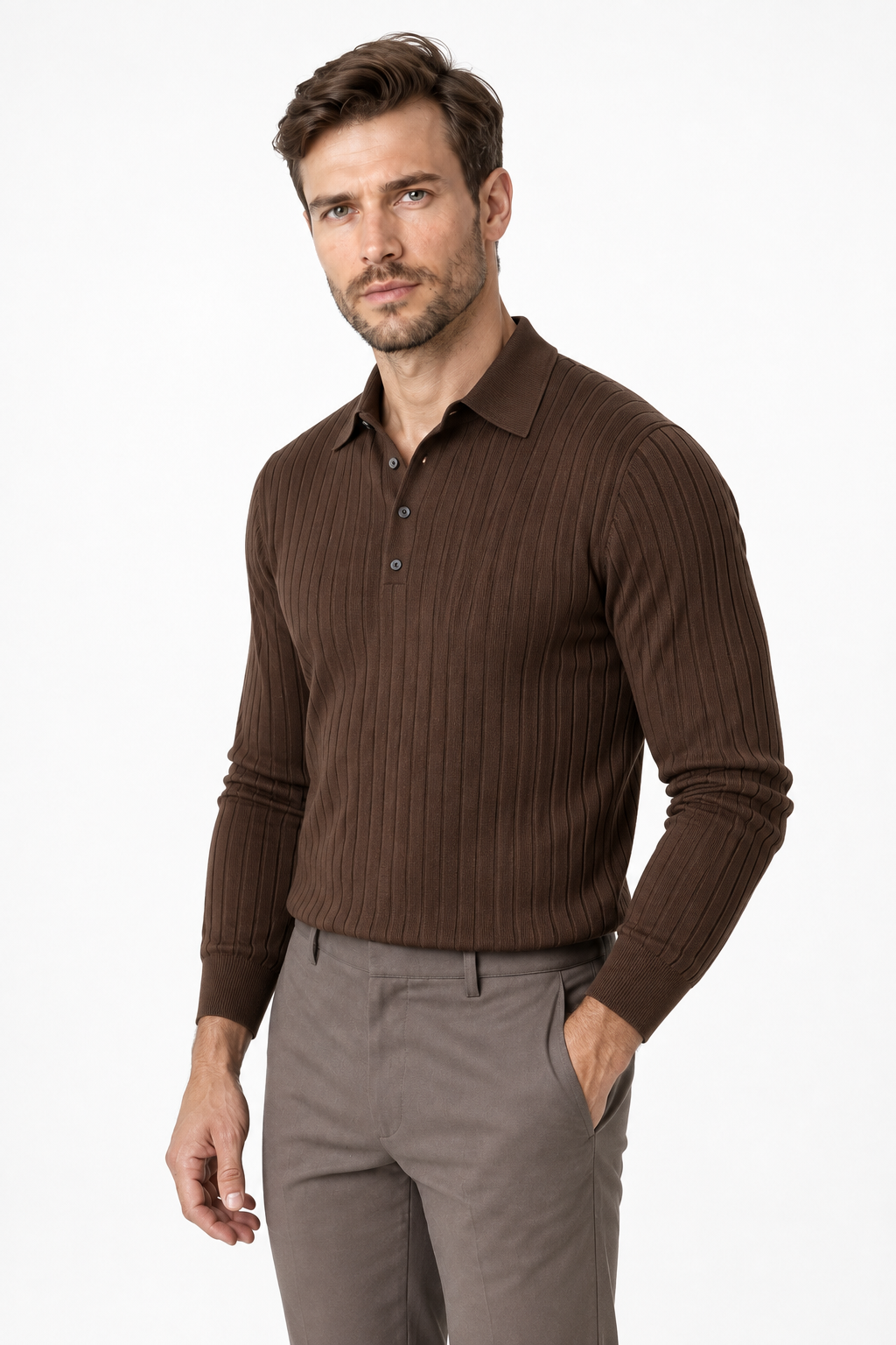 Ventorino knit in dark brown — model view