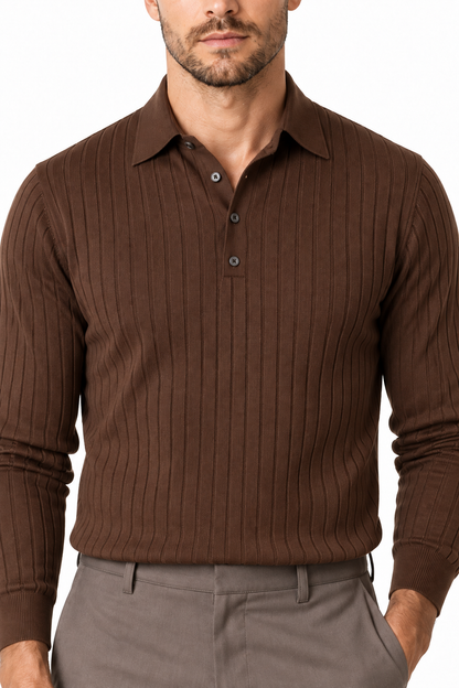 Ventorino knit in dark brown — garment and fabric detail